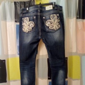 Miss Me Midrise easy skinny 30w